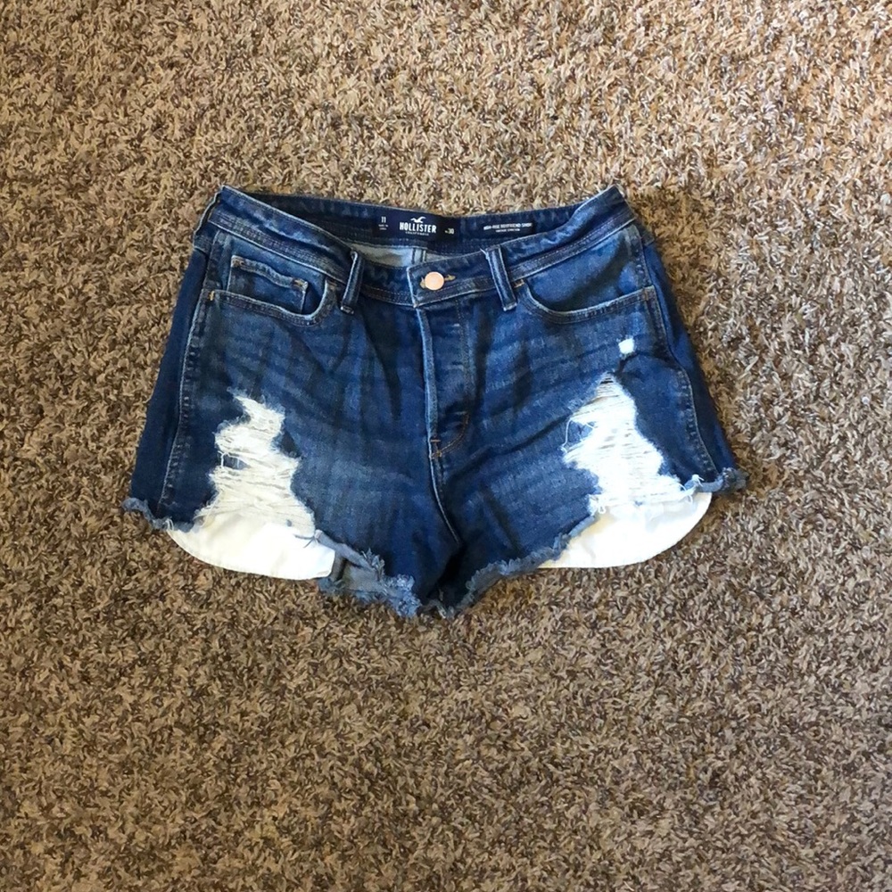 HOLLISTER HIGH WASTED SHORTS